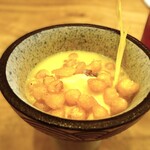 enisi - 玉蜀黍ジェラートとポタージュにかける揚げコーン