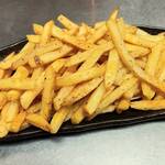 魔法のパスタ - 旨辛フライドポテト