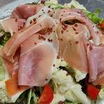 魔法のパスタ - 生ハムシーザーサラダ