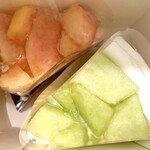 シュークレール - もものタルト＆メロンショート