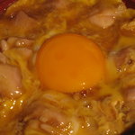 しゃもきち - トロトロ卵の軍鶏親子丼は、〆めの食事メニュー、人気ナンバーワン。