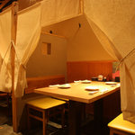 串焼き・魚 新宿宮川 - 2～4名様のテーブル