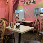 ナイルレストラン - テーブル席