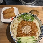257001954 - ◾️辛肉みそ冷やしうどん大盛り¥850
                      　※季節のご飯or五目いなり2ヶ
                      　※13時30分過ぎにはご飯はなくなるかと
                      　※ランチ時はうどんの大盛り無料