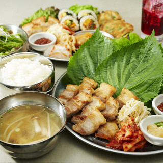 タレ焼肉と包み野菜の専門店 焼肉くるとん_2