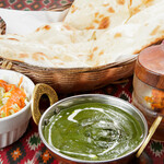 パリワール - ほうれん草のチキンカレー