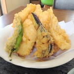さいとう食堂 - 木曜日は鶏の天ぷら
                                ボリュームあります
