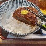 矢田かつ - からしが味噌ダレに合います