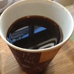 Paper Back Cafe - ブレンドコーヒー
                        
                        めしは酷いものでしたが、
                        コーヒーはなかなか頑張っています。
                        