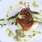 洋食バル エイル - 料理写真:スズキのポワレ アオサのブールブランソース