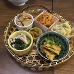 Tようび すじとお酒とおばんざい - 