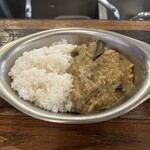 煮込みとお惣菜スタンド ウエトミ - 気まぐれカレー