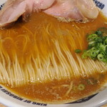 NIBOSHI MANIA - 自家製オマール海老煮干ソバのきれいにそろえられた麺