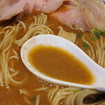 NIBOSHI MANIA - 自家製オマール海老煮干ソバのスープ