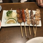 ろばた仁 - 串の盛り合わせ。まぁ、美味しいに決まってます(笑)