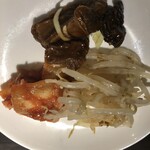 炭火焼肉 焼きしゃぶ にく式 - ビールのアテに良い感じの前菜