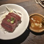 炭火焼肉 焼きしゃぶ にく式 - 適切な調理で角の立った新鮮なレバー最高！