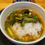 麺や 清流 - ご飯をぶち込むのよ