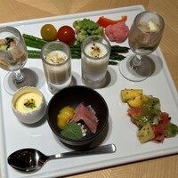 ブッフェアンドカフェ スロープサイドダイナー ザクロ - 