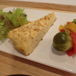 トーコーキッチン - ジャーマンオムレツ　副菜二品