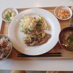 トーコーキッチン - トンテキ和風ソース　副菜二品、豚汁　ご飯