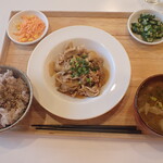 トーコーキッチン - 豚のピリ辛味噌炒め　副菜二品、豚汁、ご飯