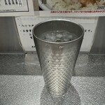 松戸富田麺絆 - 水の容器がおしゃれ