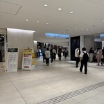 松戸富田麺絆 - この奥がラーメン街