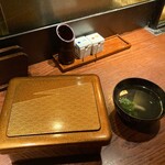 新宿うな鐵 はなれ - 鰻重蓋つきと肝吸