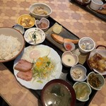 海鮮丼 魚常 - 料理写真: