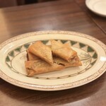 ドラゴン ショクドウ - 自家製春巻き