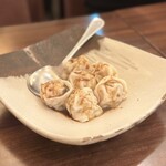 ドラゴン ショクドウ - 名物　やみつき水餃子