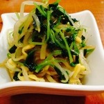 Kushi Sanroku - 豆苗と豆もやしのナムル