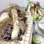 きたみ - 国産焼きマツタケ「炭火でどうぞ」