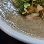 煮干中華 あさり - 水際の泡立ち