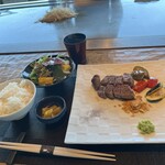 ニュー松坂 梅田32番街店 - 