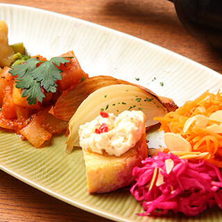 季節のお野菜を使用した前菜の盛り合わせ