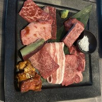 近江うし焼肉 にくTATSU 日本橋室町店 - 