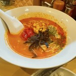 八の角とまとらーめん - とまとらーめん