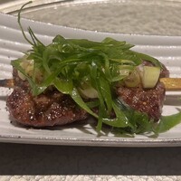 銀座 焼 新潟屋 - 霜降り牛タン串