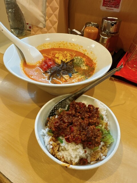 とまとらーめん 八の角とまとらーめん 錦本店 - 栄（名古屋）/ラーメン | 食べログ
