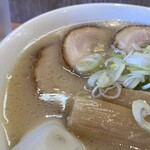 信長ラーメン - ウワサのシナチクも存在を主張してますね