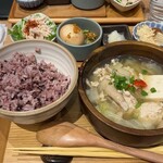 ごはんすすむ 横浜ポルタ店 - 