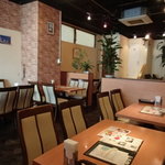 RARA - ひろーい店内