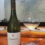 馳走西健一 - FORREST（フォレスト） 白ワイン：ニュージーランド　ソービニヨンブラン。