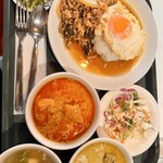 青山ガパオ食堂 - 