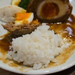 キッチン ブルー グローブ - ご飯を乗せて