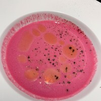 アクイロット - 前菜のビーツのスープ