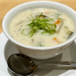 洋食 おがた - セットのスープ（今日は豆乳ベース）