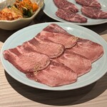 257159127 - 特上タン